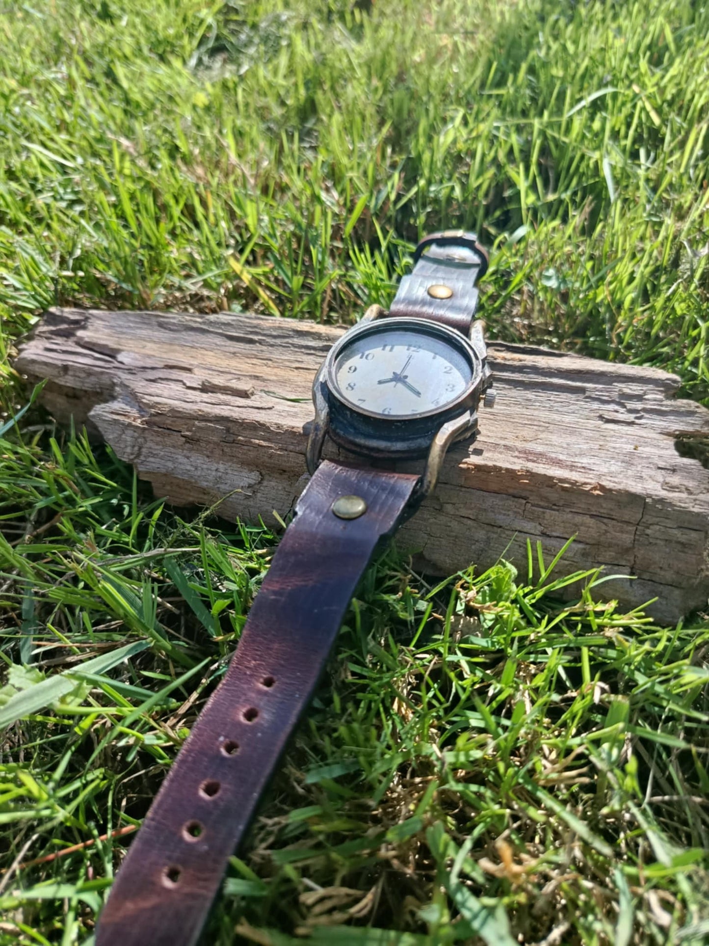 Montre quartz en laiton style Punk Vintage