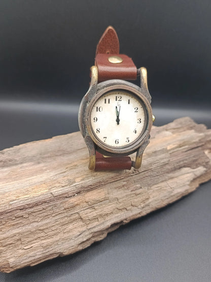 Montre quartz en laiton style Punk Vintage  Montre quartz en laiton style Punk Vintage