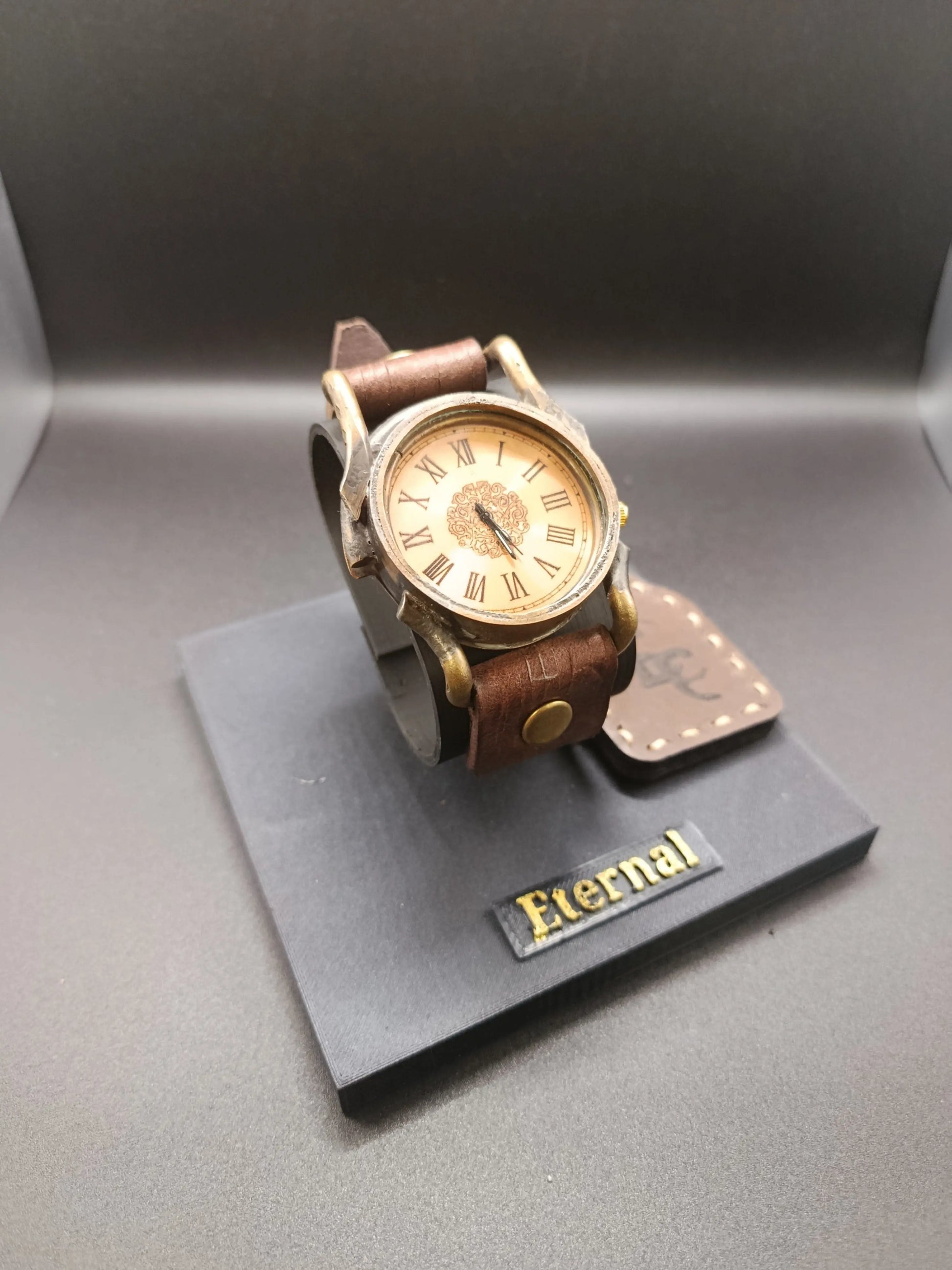 Montre quartz en laiton style Punk Vintage  Montre quartz en laiton style Punk Vintage