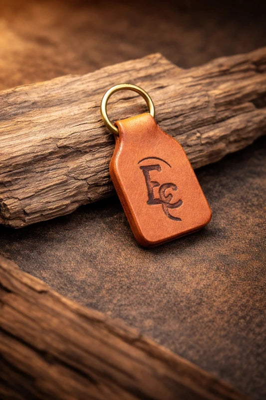 Porte-clés en cuir 100 % véritable.  Porte-clés en cuir 100 % véritable.