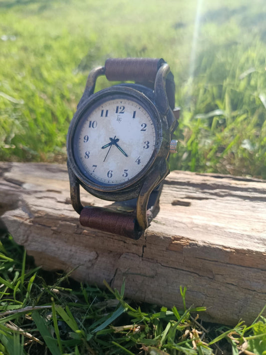 Montre quartz en laiton style Punk Vintage