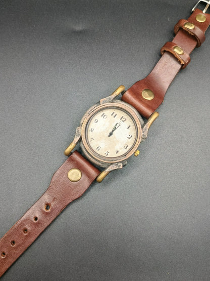 Montre quartz en laiton style Punk Vintage  Montre quartz en laiton style Punk Vintage