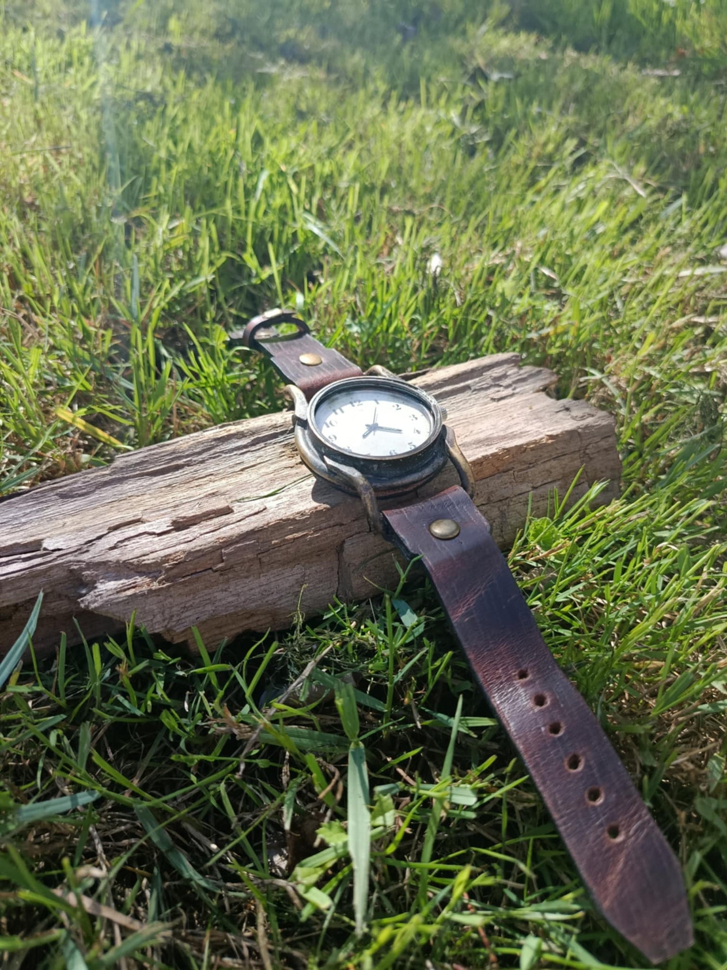 Montre quartz en laiton style Punk Vintage