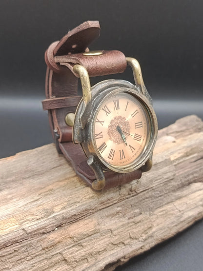Montre quartz en laiton style Punk Vintage  Montre quartz en laiton style Punk Vintage