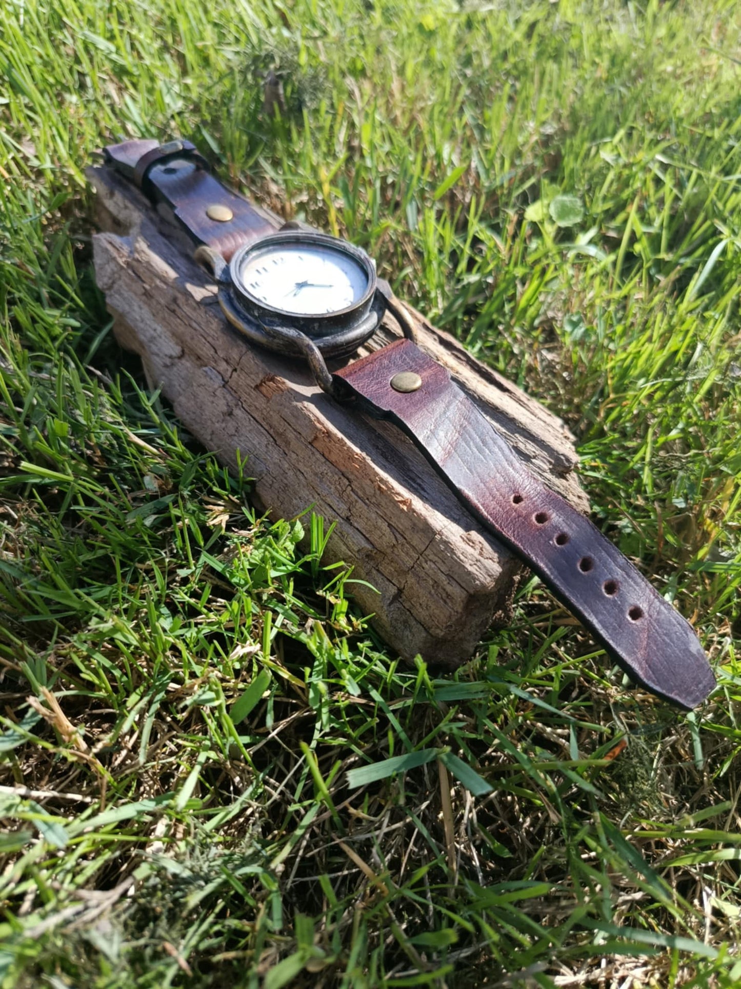 Montre quartz en laiton style Punk Vintage