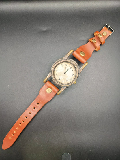 Montre quartz en laiton style Punk Vintage  Montre quartz en laiton style Punk Vintage