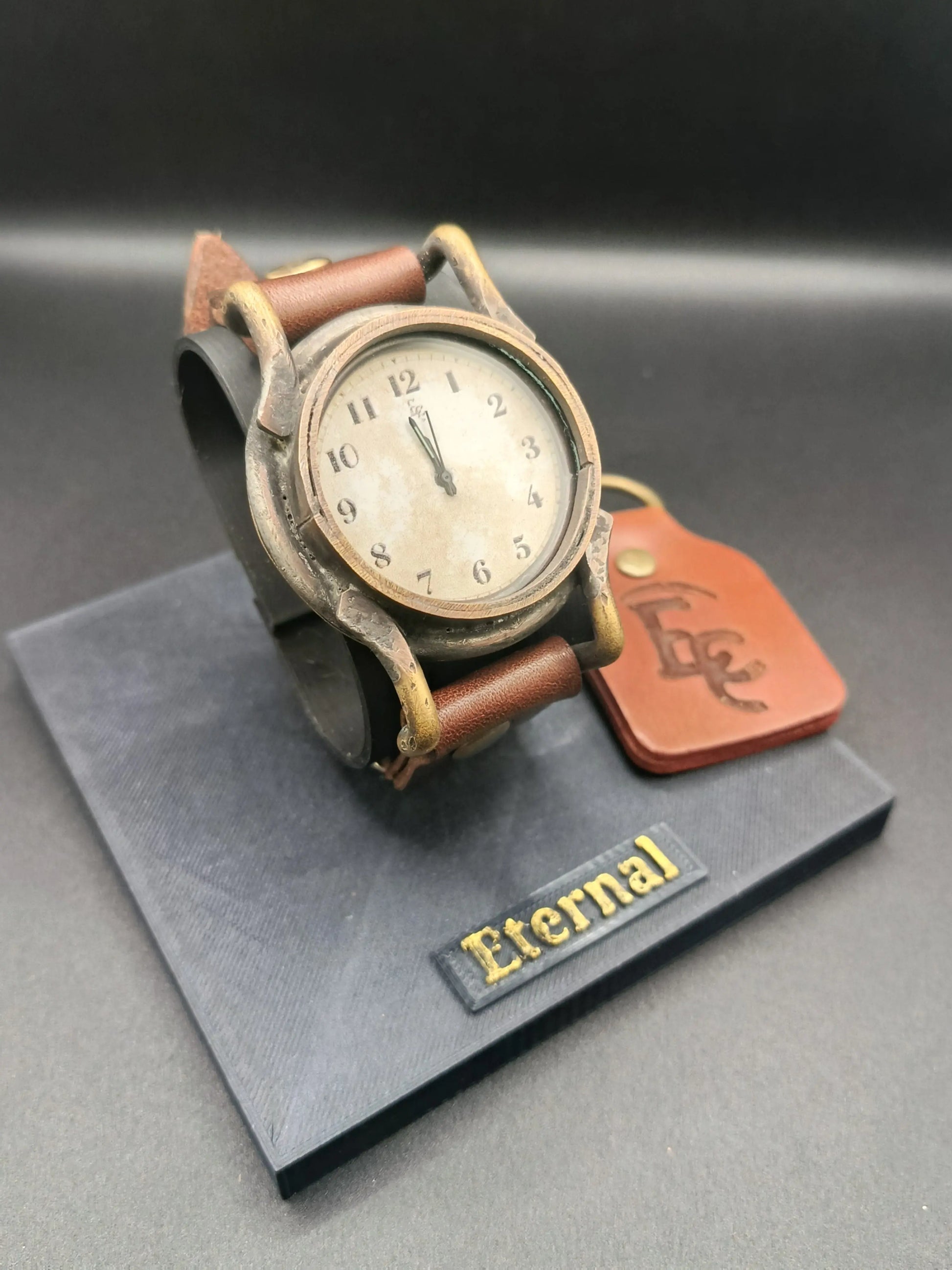 Montre quartz en laiton style Punk Vintage  Montre quartz en laiton style Punk Vintage